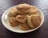 Kolbászos, tojásos, sajtos Pogácsa szendvics (sausage, egg and cheese on a biscuit) recept fázis 4 fotója