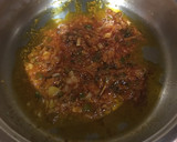 Foto del paso 2 de la receta: Fideuá negra con sepia