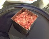 Foto del passaggio 1 della ricetta Burger di tastasale su salsa di pane, spinaci e cremoso di fontina