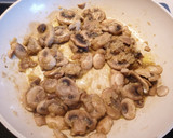 Foto del paso 4 de la receta: Espaguetis con champiñones y vino blanco