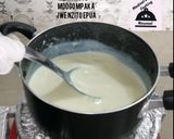 A picture of step 3 of Custard popsicles.