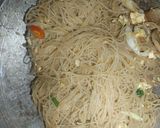 Foto langkah ke 6 dari resep Bihun Goreng Kecap.