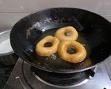 कॅरॅमल डोनट (caramel donut recipe in marathi) रेसिपी स्टेप 4 फोटो