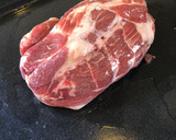 Foto del paso 1 de la receta: Bondiola de cerdo al horno con tomillo