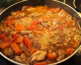 Foto del paso 5 de la receta: Patada deshueseada de pollos, en bandada, a hortalizas y demases