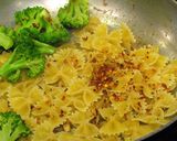 花椰菜蒜香辣椒鯷魚蝴蝶麵的食譜步驟3照片