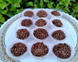 Foto del paso 4 de la receta: Brigadeiros "Cacao Amargo y Coco Rallado"