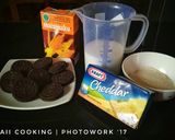 Foto langkah ke 1 dari resep Simple Oreo Cheescake.