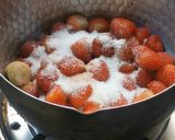 รูปขั้นตอนการทำที่ 1 ของ สตรอว์เบอร์รีครัมเบิ้ล ขนมที่ทำง่ายมาก อร่อยสุด ๆ