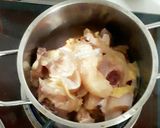 Hình bước làm 2 của món Gà rang mắm