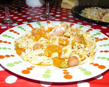 Foto del paso 1 de la receta: Tallarines caseros con salsa de verduras y panchos