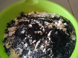 Monocrome Donuts (Charcoal Donuts)