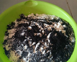 Foto langkah ke 1 dari resep Monocrome Donuts (Charcoal Donuts).