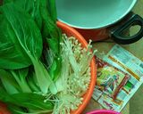 Foto langkah ke 1 dari resep TOMYAM SEAFOOD ala anak kost.