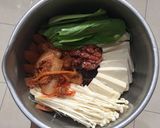 Foto langkah ke 1 dari resep Spicy Budae Jjigae.