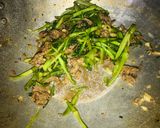 Hình bước làm 1 của món Thịt ngựa xào rau cần
