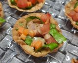 Foto langkah ke 3 dari resep Salad Wonton Cups.