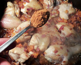 Foto del paso 21 de la receta: Pollo en salsa confitada de cebolla roja y pimiento asado