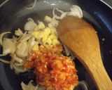 A picture of step 4 of Spicy stir fry squids with Lime.