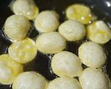 A picture of step 5 of Puri for panipuri.