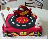 Foto del paso 15 de la receta: Torta pista de cars para cumpleaños