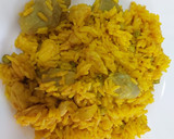 Foto del paso 1 de la receta: Arroz con pollo, guisantes y alcachofas