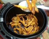 A picture of step 3 of Air Fryer Crispy Honey Chilli Potato Fry.