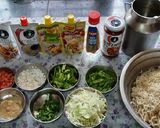 A picture of step 3 of Maggi noodles mix vegetables Chinese Hakka noodles style.