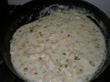 Fideos con salsa blanca con pollo