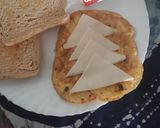 A picture of step 3 of Cheese omlette.