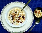 A picture of step 2 of Curd Makhana with Apple and Dry Fruits.