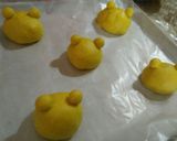 Foto langkah ke 6 dari resep Roti the pooh custard ubi karakter.