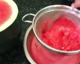वाटरमेलन जूस (watermelon juice recipe in Hindi) रेसिपी चरण 2 फोटो