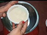 सूजी की मीठी मठरी (Suji ki meethi mathri recipe in Hindi)