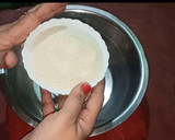सूजी की मीठी मठरी (Suji ki meethi mathri recipe in Hindi) रेसिपी चरण 1 फोटो