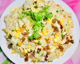 Hình bước làm 3 của món Cơm Chiên Lạp Xưởng Trứng