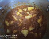 A picture of step 3 of Aloo bengan.