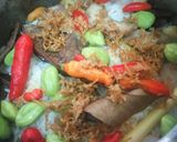 Foto langkah ke 5 dari resep Nasi Liwet Komplit.