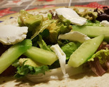 Foto del paso 7 de la receta: Fajita con Ensalada, Pollo rebozado, Pepino, Aguacate y Queso Crema