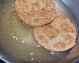 A picture of step 4 of Rajgira puri (faral).