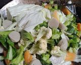 Foto langkah ke 2 dari resep Sapo Putih Telur Warna Warni.