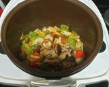 Foto del paso 4 de la receta Pollo con almendras y verduras