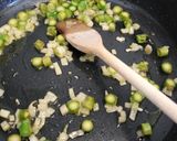 A picture of step 1 of Linguine with speck, saffron and asparagus.