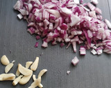 Foto del paso 1 de la receta: Garbanzos salteados con chorizo (albahaca, tomillo y orégano)
