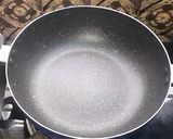 A picture of step 1 of Punjabi style bhindi masala.