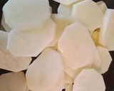 Foto del paso 2 de la receta: Langostinos con patatas y huevo