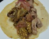 Foto del paso 9 de la receta: Wrap🌯de berenjenas tatemadas🌮, carne de cerdo🍖 y aderezo de yogur🍆🥙🥩