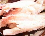 Foto del paso 2 de la receta: Filetes de pescado arrollado con acompañamiento de salsa de espinaca