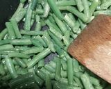 Tejfölös fokhagymás zöldbabfőzelék, füstölt virslivel 🥣🥣🥣 recept fázis 1 fotója