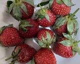 Foto langkah ke 1 dari resep Korean Strawberry Milk.